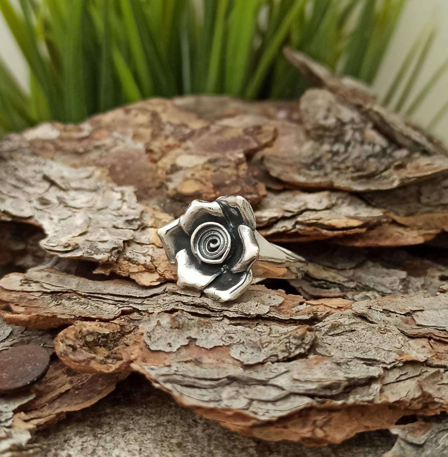 Дамски сребърен пръстен "Роза" 015R
