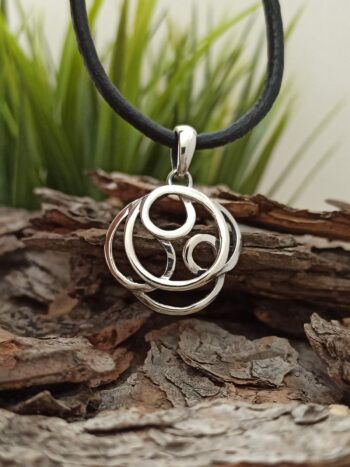 Дамски сребърен медальон 