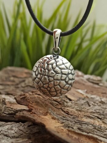 Дамски сребърен медальон 