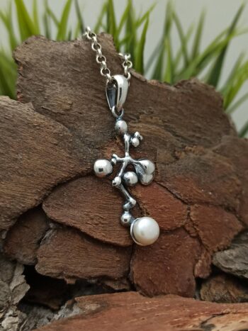 Дамски сребърен медальон с перла 