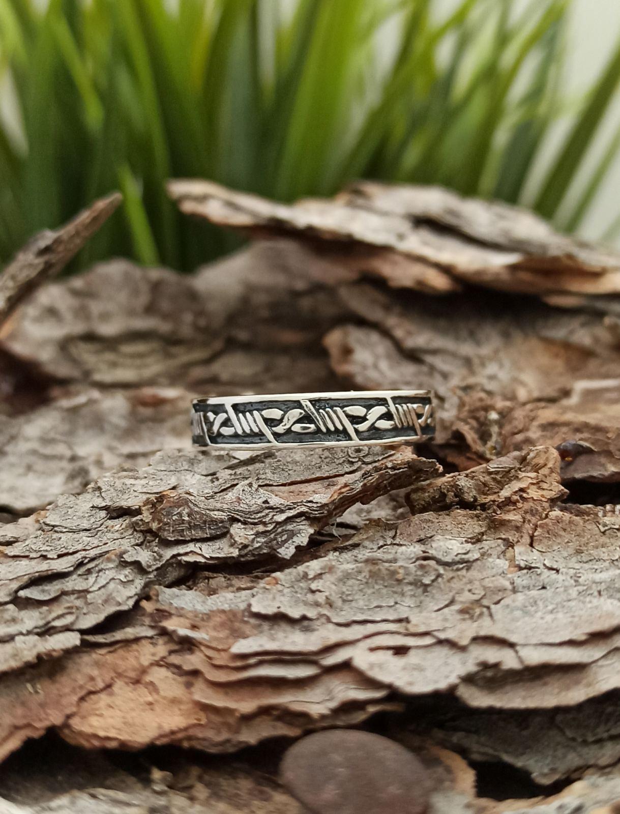 Сребърен пръстен тип халка 811R открийте Вашият личен символ сред уникалните сребърни накити на бижутерия за мъже и жени Студио Николас
