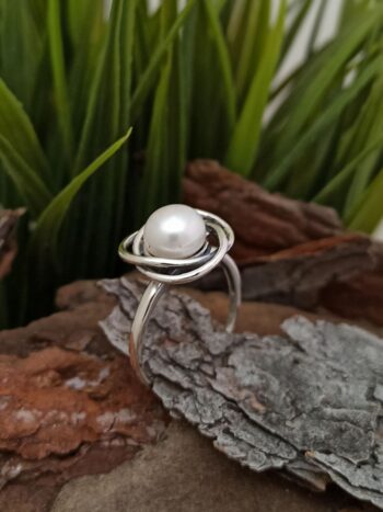 Сребърен пръстен с речна перла 