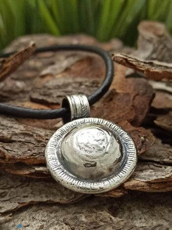 Дамски сребърен медальон 
