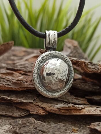Дамски сребърен медальон 
