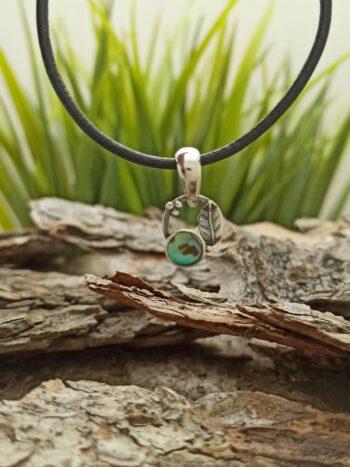 Дамски сребърен медальон с кралски седеф