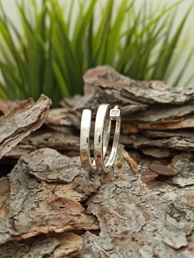 Дамски сребърен пръстен 109R  изчистен модел с прецизно монтиран цирконий Красива бижутерия от сребро и злато Студио Николас