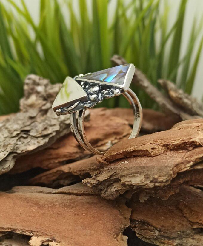 Дамски сребърен пръстен 1124R с кралски седеф ръчна изработка Студио Николас