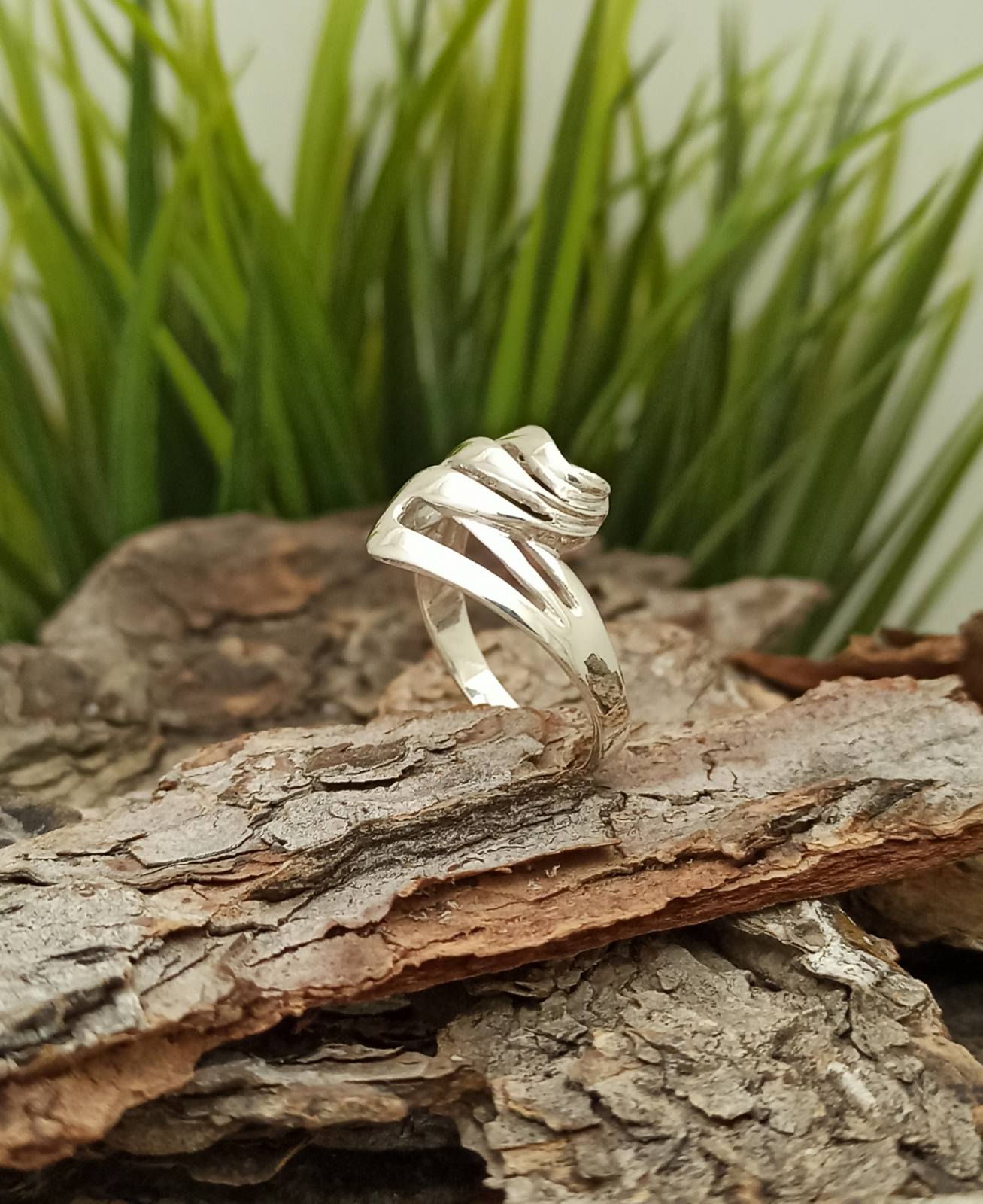 Дамски сребърен пръстен 057R