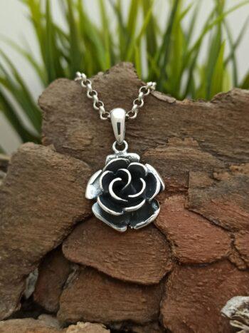 Дамски сребърен медальон 