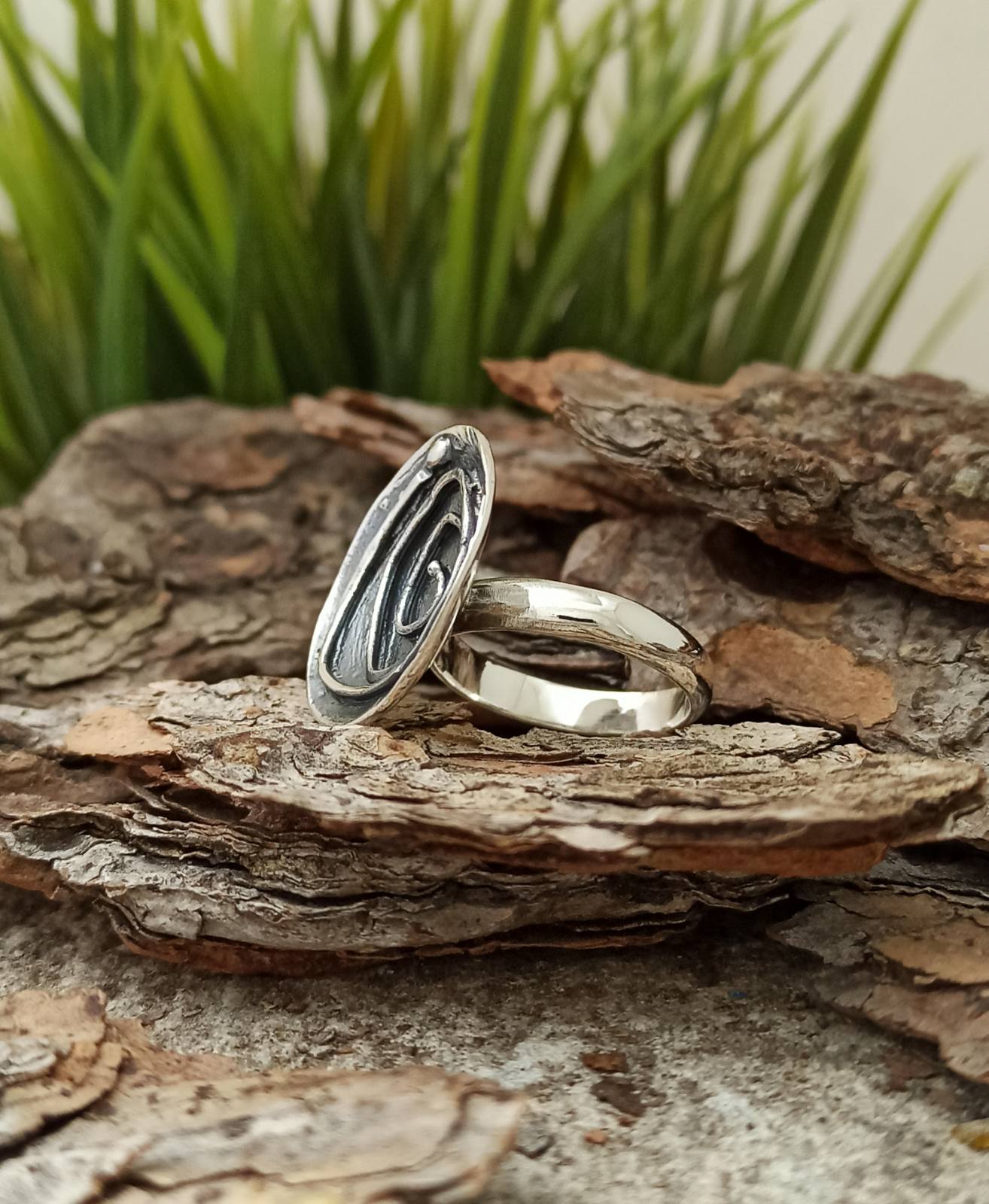 Дамски сребърен пръстен 852R модел на Студио Николас Фабрика за ръчно изработени сребърни бижута