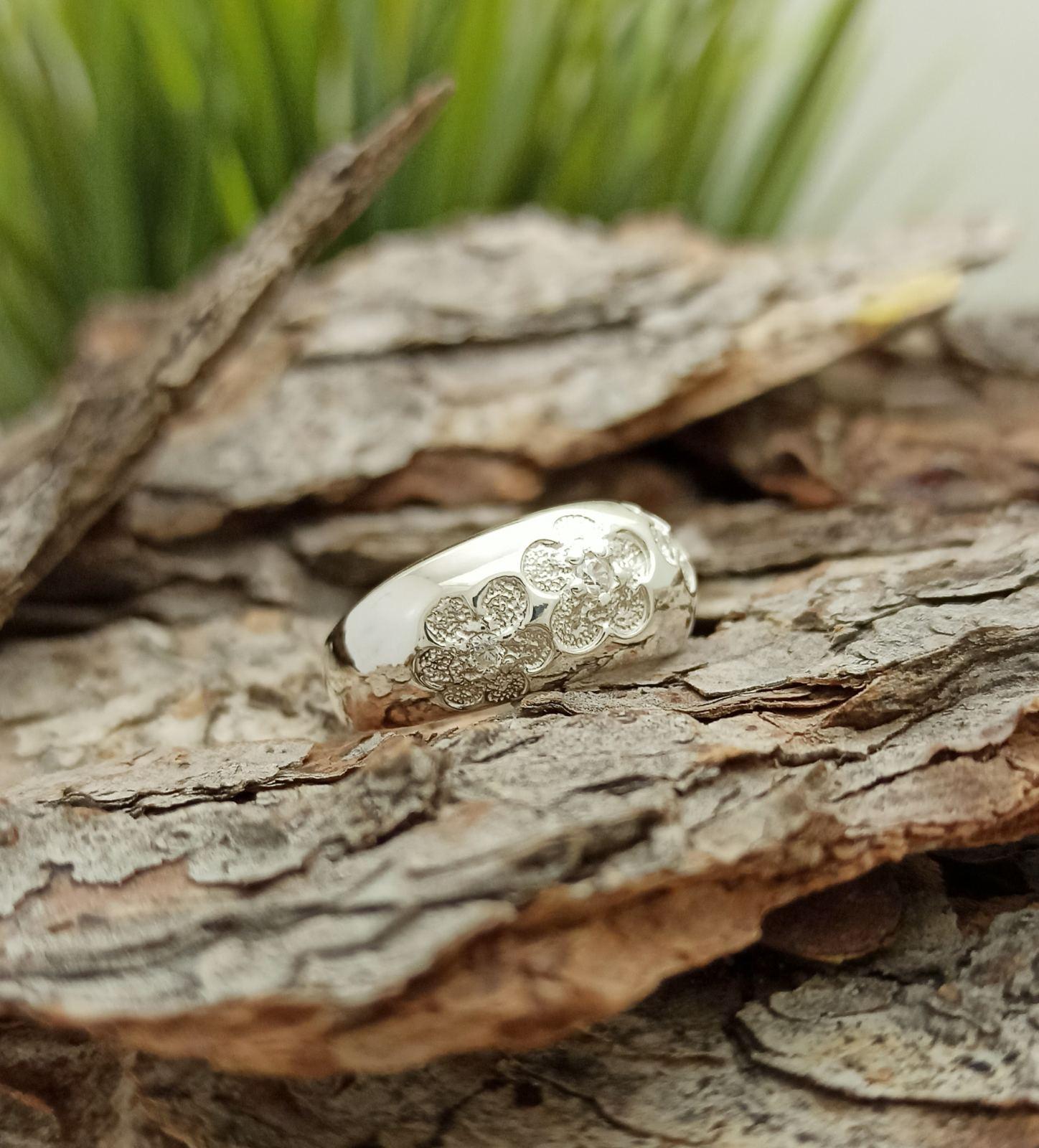Масивен пръстен от сребро с циркони 063R Николас