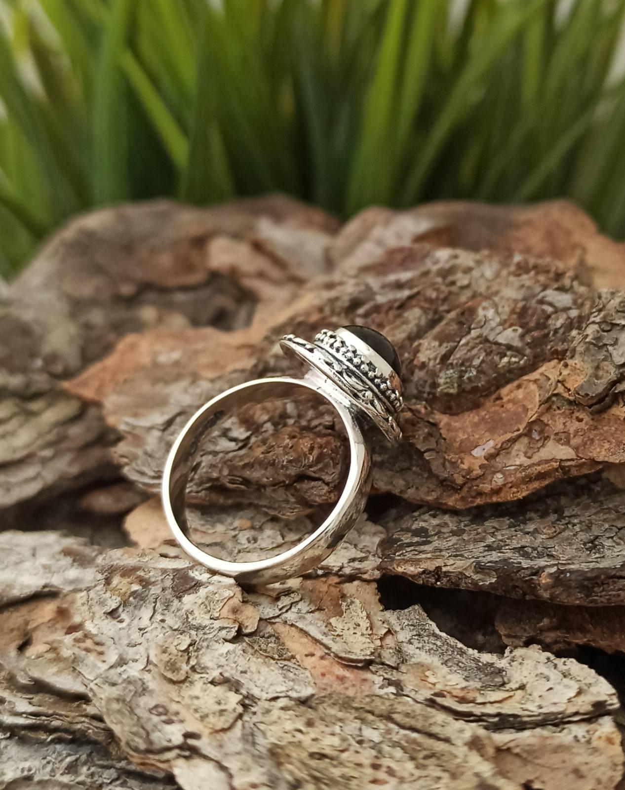 Дамски сребърен пръстен 1255R с оникс комплект с обеци на английско закопчаване и оникс Дамски сребърни пръстени с камъни Студио Николас
