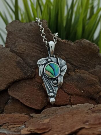 Сребърен медальон с кралски седеф 1085M