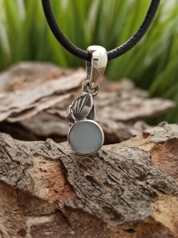 Дамски сребърен медальон със седеф 1346M