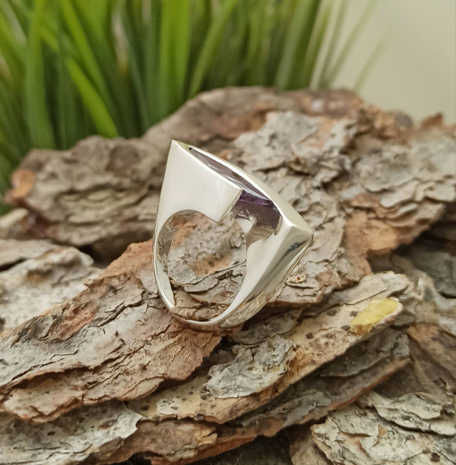 Дамски сребърен пръстен с бадемовиден цирконий авторски модел 181R Студио Николас