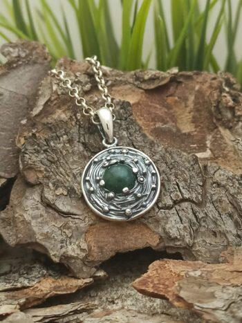 Дамски сребърен медальон с мъхов ахат
