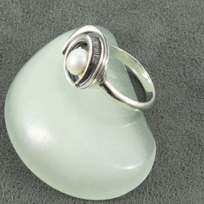 Дамски сребърен пръстен с перла 1169R - Студио Николас