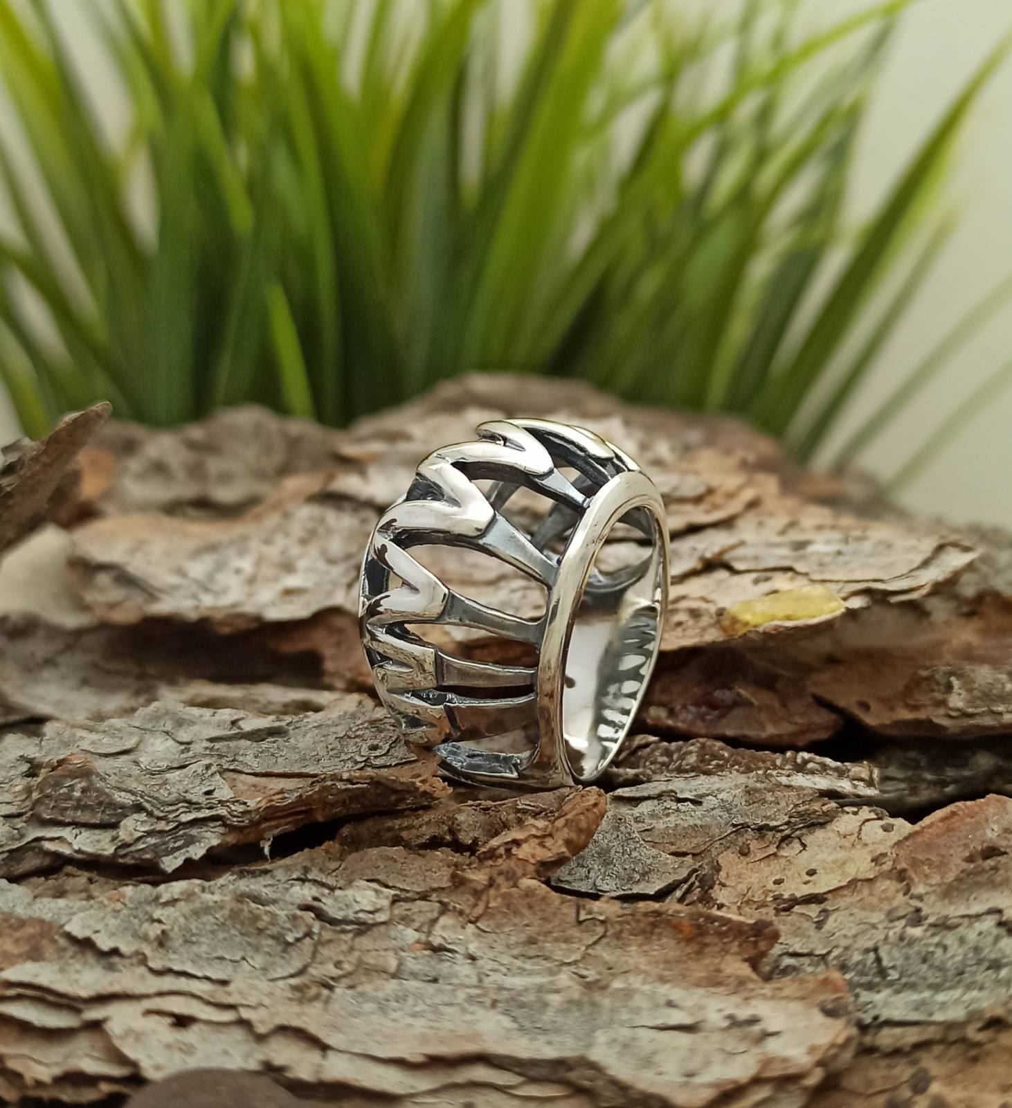 Масивен пръстен от сребро 444R