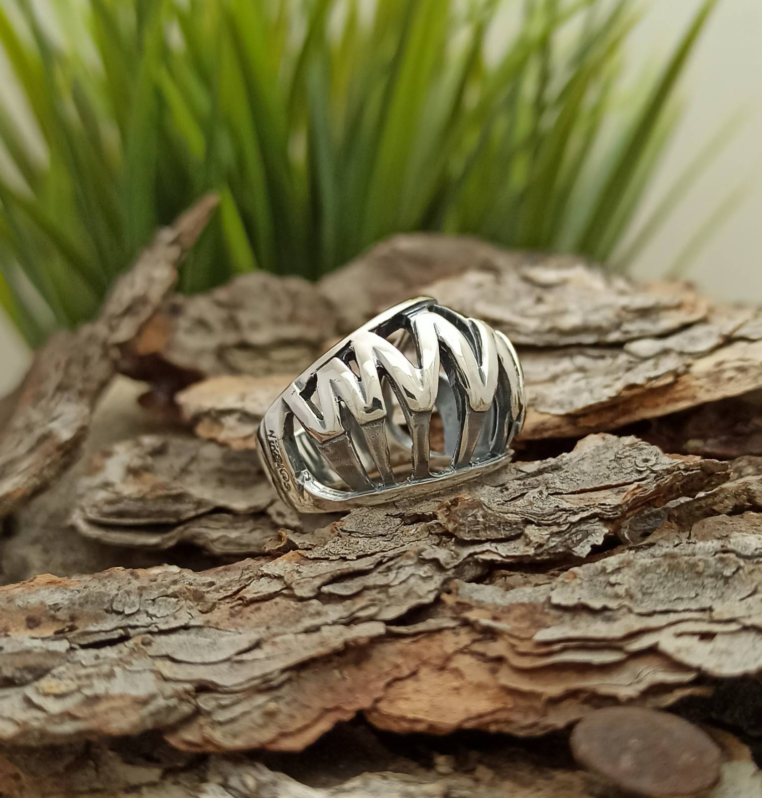Масивен пръстен от сребро 444R