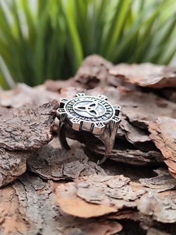 Сребърен пръстен с келтски символ ТРИКВЕТРА