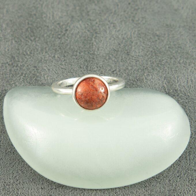 Дамски пръстен от сребро с корал ръчно изработен модел 1441R от Студио Николас