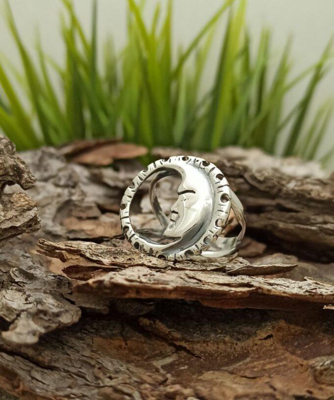 Сребърен пръстен ЛУНА Уникален ръчно изработен пПръстен с лика на луната
