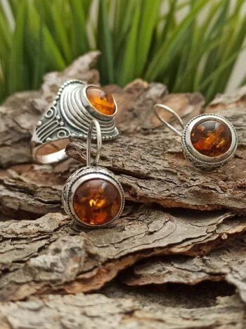 Сребърен комплект бижута с кехлибар