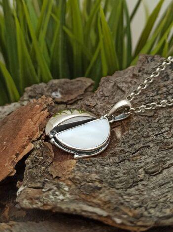 Дамски сребърен медальон със седеф 1287M