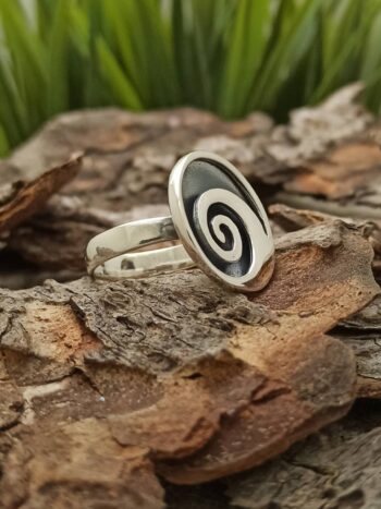 Дамски сребърен пръстен 