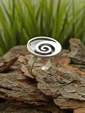 Дамски сребърен пръстен 