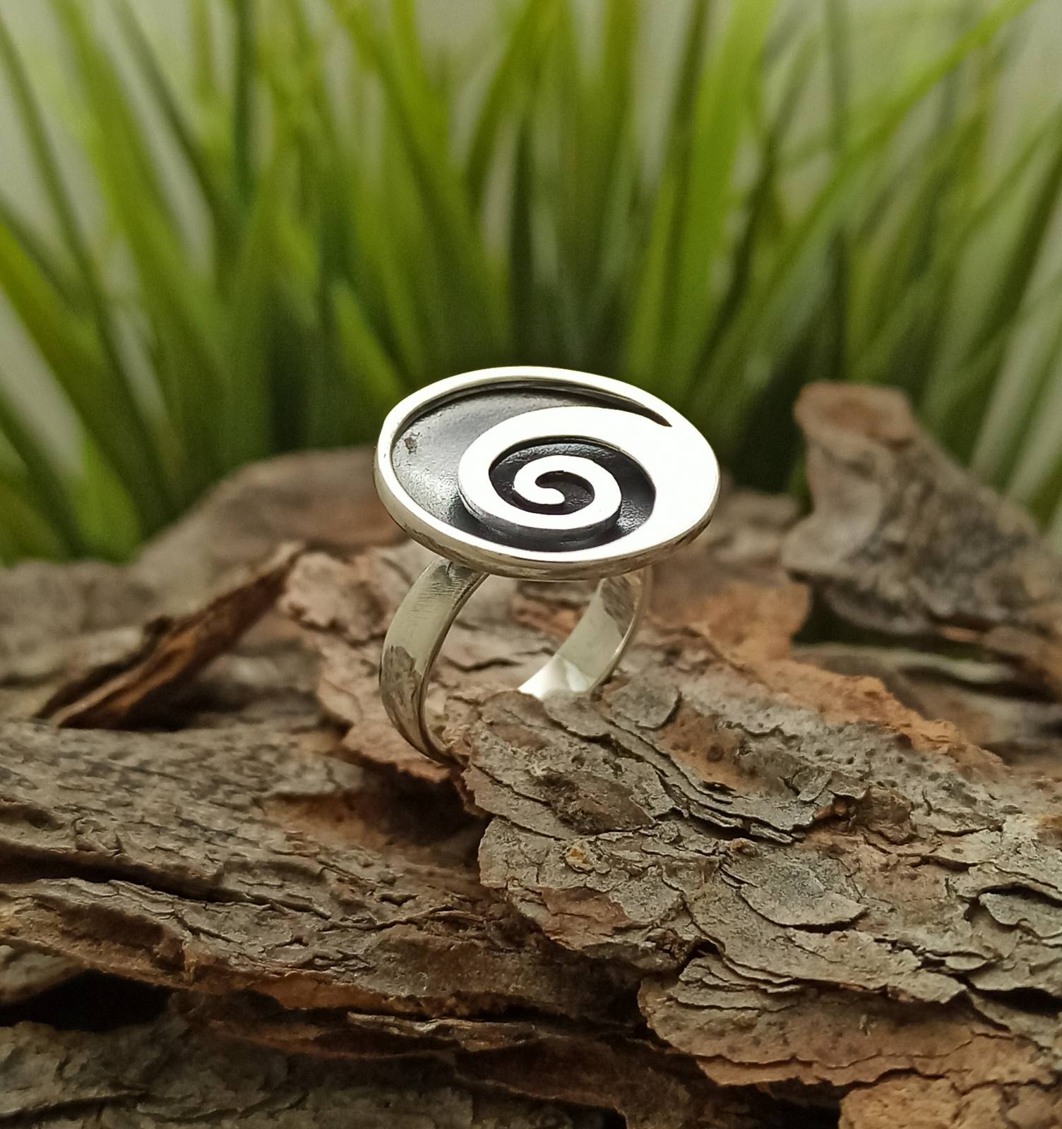 Дамски сребърен пръстен "Спирала" 485R