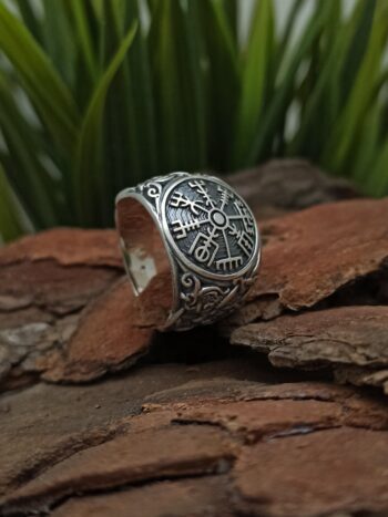 Пръстен с викингски компас 