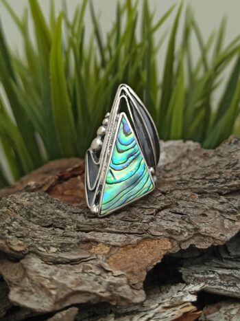 Сребърен пръстен с кралски седеф 