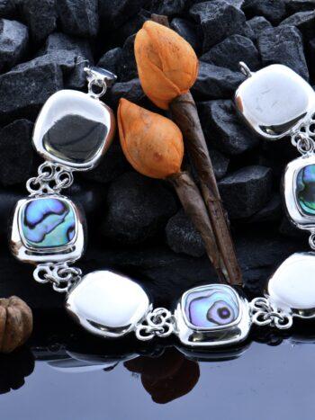 Гривна с кралски седеф 