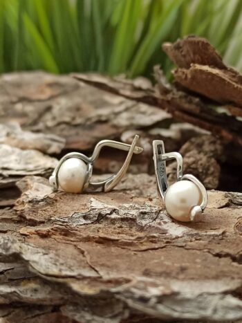 Сребърни обеци с перла 