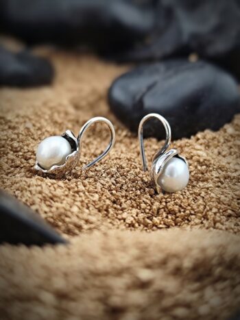 Кабала обеци с култивирани бели перли