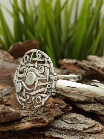 Дамска сребърна гривна с емайл 1067B