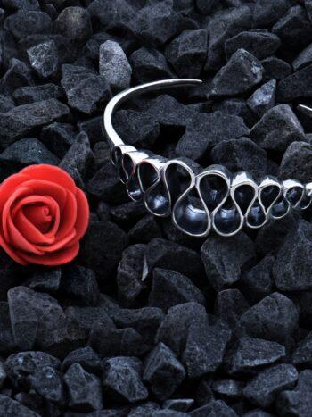 Дамска сребърна гривна 469B