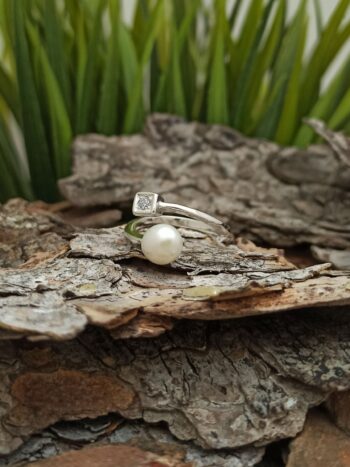 Сребърен пръстен с перла и циркон 911R