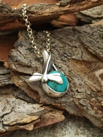 Сребърен медальон с тюркоаз 