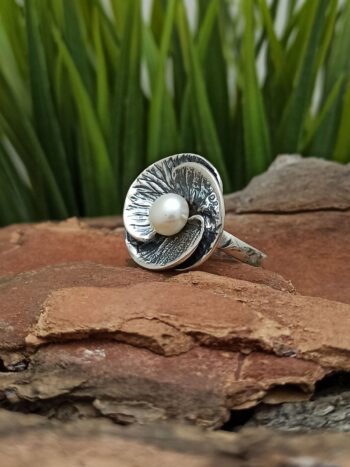 Сребърен пръстен с перла 
