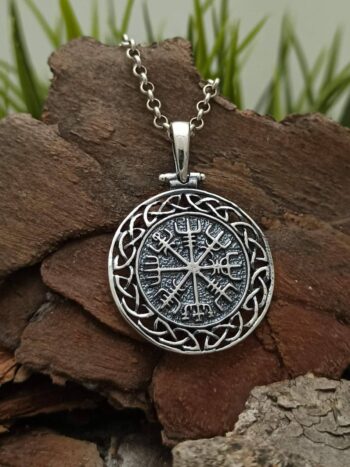 Масивен сребърен медальон „VEGVIZIR“ 1411M