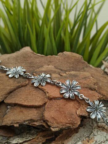 Дамска сребърна гривна с цветя 1162B