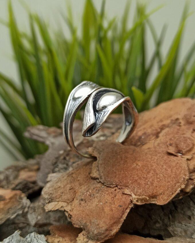 Дамски сребърен пръстен 892R фабрика за сребърна бижутрия Студио Николас Прекрасна и прецизна ръчна изработка