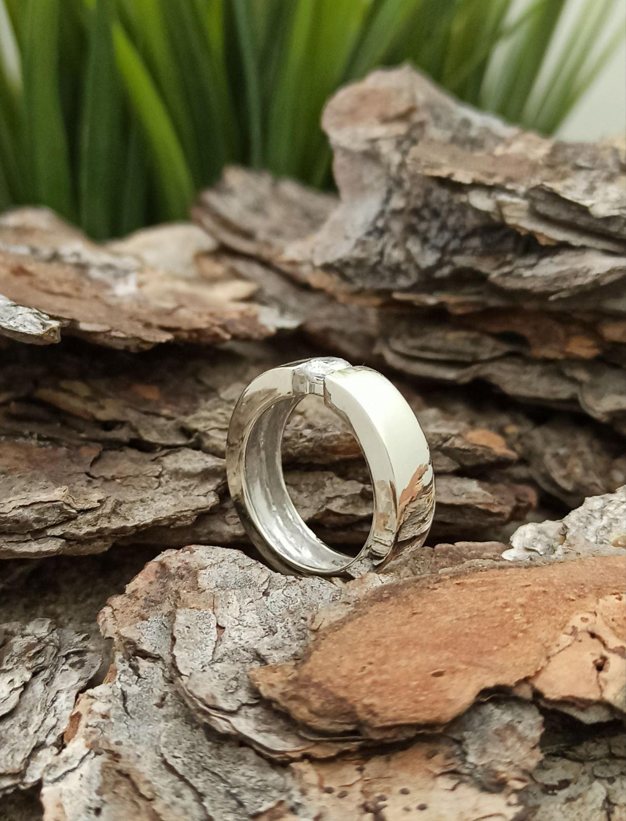 Сребърен пръстен с бял цирконий 046R