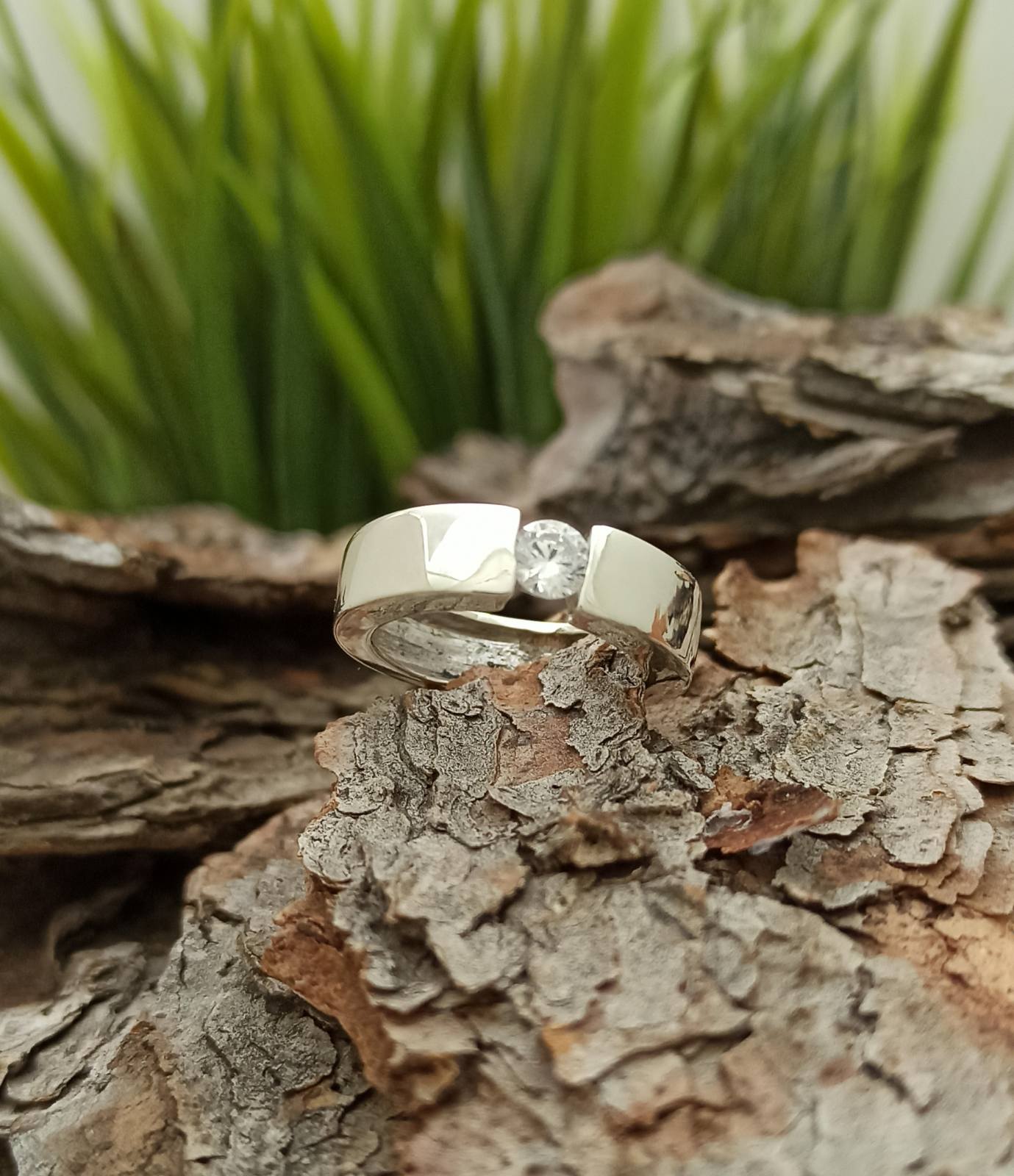 Сребърен пръстен с бял цирконий 046R