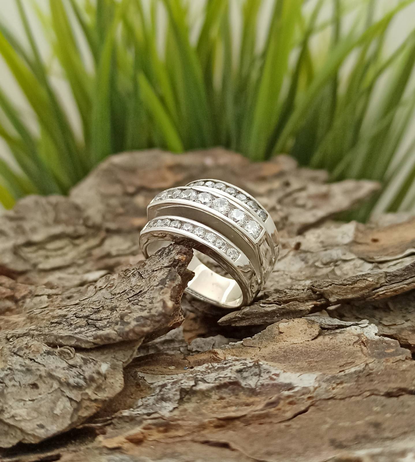 Дамски сребърен пръстен с цикрони
