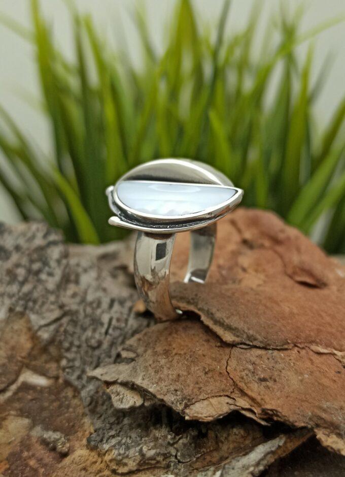Дамски сребърен пръстен със седеф 1286R Студио Николас