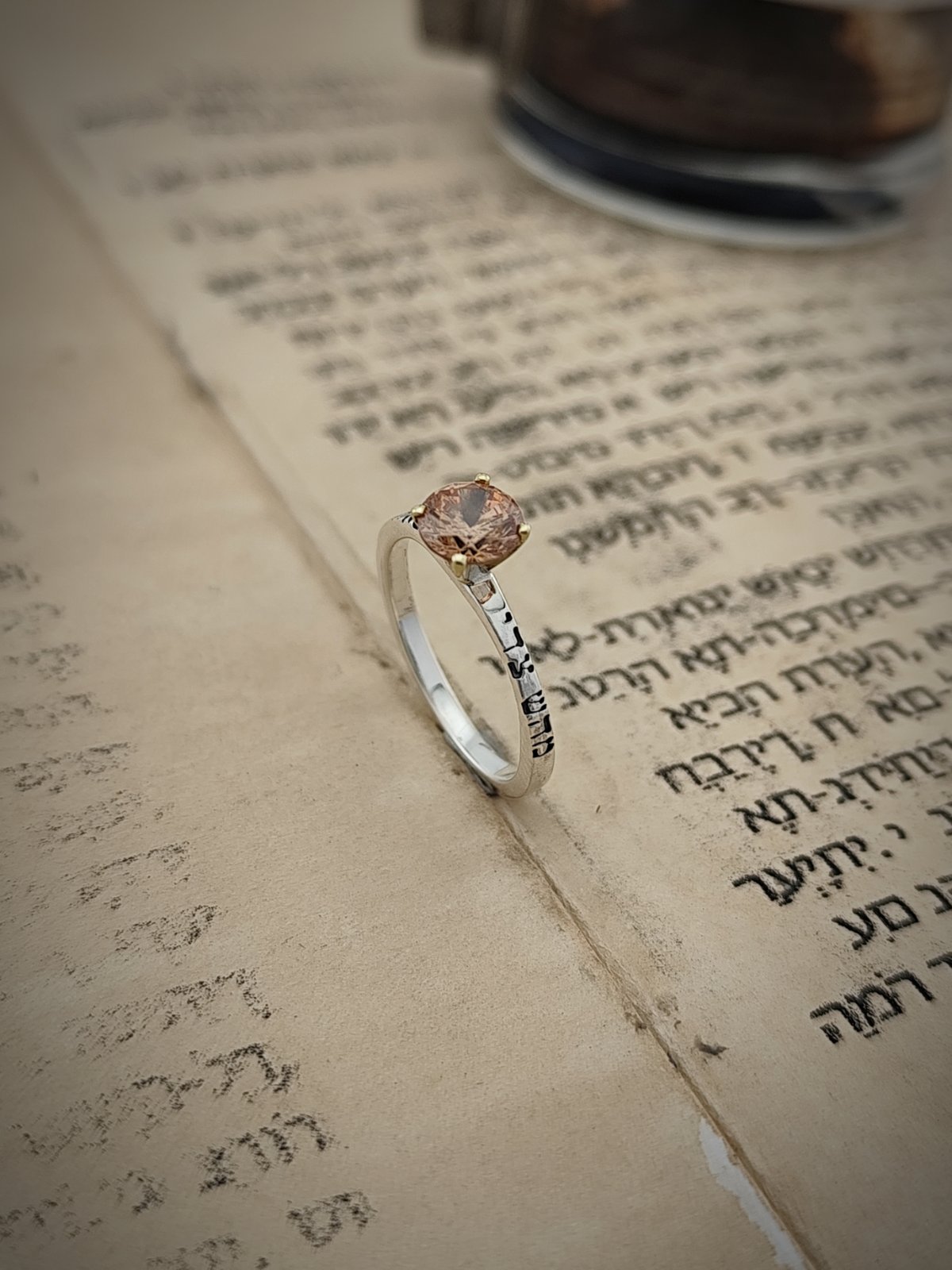 Сребърен пръстен от сребро и злато “Избирам само теб”