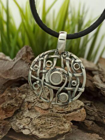 Медальон инкрустиран с емайл 1066M